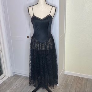 Sultry Vintage Undercover Black Lacey Négligée Slip Women Size Medium